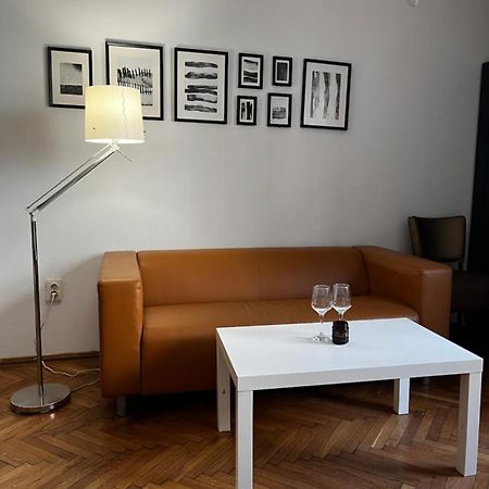 Lifestyle In The Center Apartment Bucharest Exterior photo